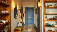 Flur in einer kleinen Wohnung: wie man den Durchgang in einen praktischen Raum verwandelt