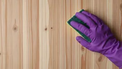 Natürliche Möbelpflege: Mit diesen Hausmitteln wird Ihr Holz wie neu