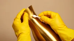 Glänzendes Messing ohne Chemie: So funktioniert die Pflege mit Hausmitteln